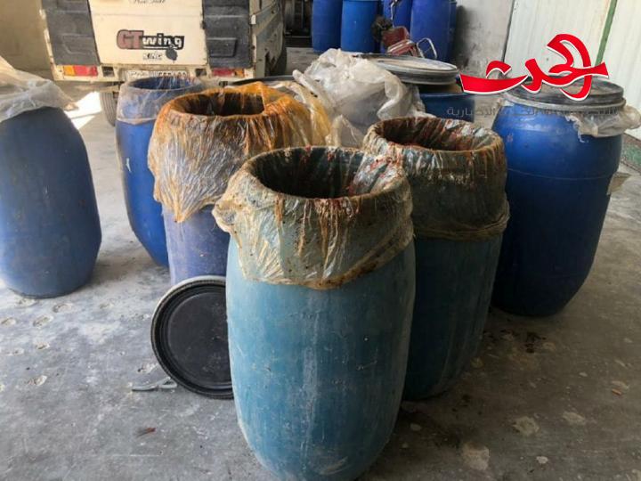 تموين ريف دمشق تضبط معمل كونسروة يحتوي 7 طن دبس فليفلة غير صالحة للاستهلاك البشري 