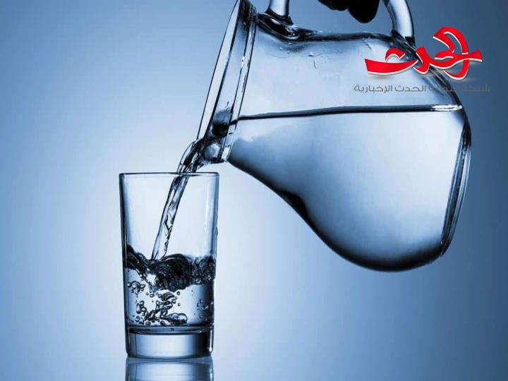 فوائد كثيرة عند شرب الماء فور الاستيقاظ..ماهي؟