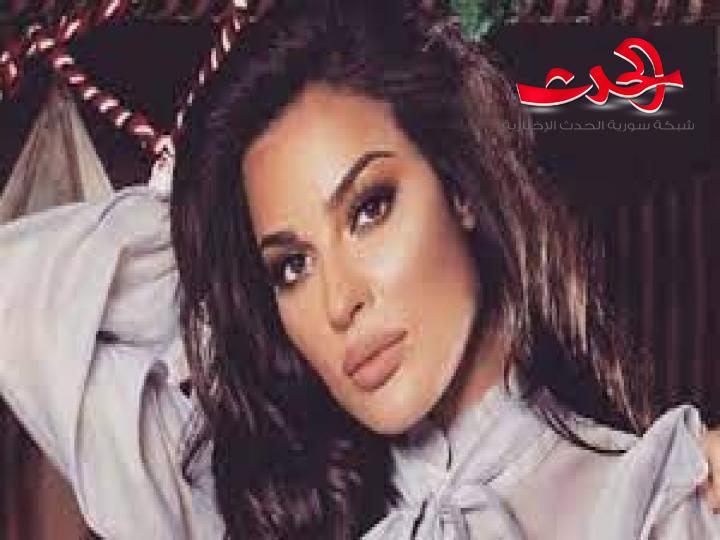  نادين نسيب نجيم بفستان  يخطف الأنظار  في مهرجان CAEL