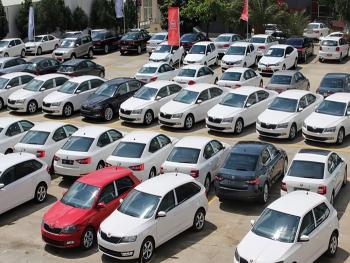 الاقتصاد تنفي السماح باستيراد سيارات صينية جديدة أو مستعملة