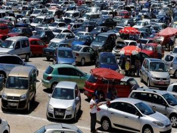 تجار السيارات: الأسعار انخفضت 30 بالمية و حركة البيع شبه معدومة 
