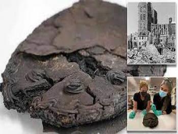  علماء الآثار : اكتشاف كعكة لوز وبندق عمرها 80 عاماً