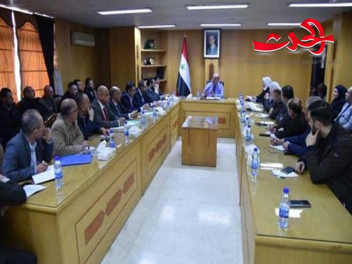 الوزير عمرو سالم : عدم التساهل مع المتاجرين بالدقيق التمويني والمحروقات والخبز