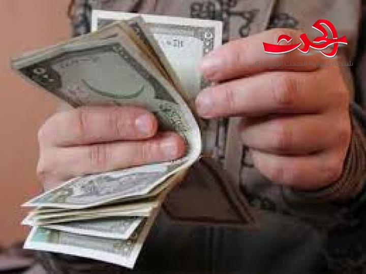 خبير اقتصادي: يطالب الحكومة بتخفيض الأسعار والتضخم..إن كانت عاجزة عن رفع الأجور 
