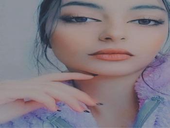 أنا في التاسعة عشر ...بقلم سدرة عابدين