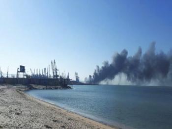 العسكريون الروس يساعدون بحارة سوريين عالقين في ميناء خيرسون الأوكراني