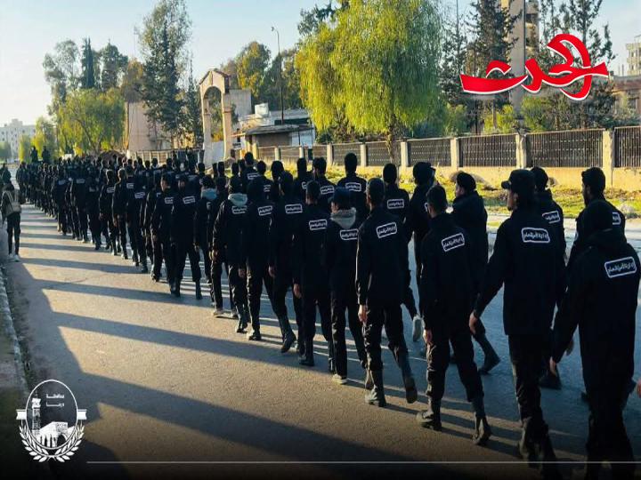 "الداخلية": تخرّج أكثر من 300 عنصر في أول دفعة تخريج من معسكرات الانتساب بدرعا