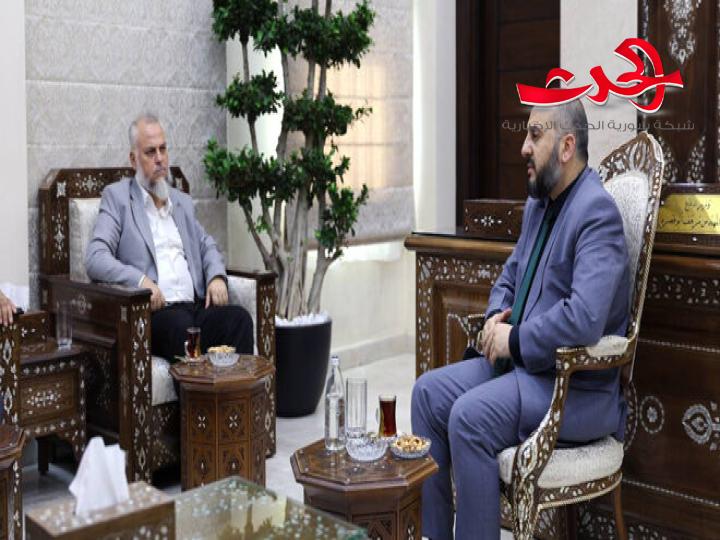 وزير الدفاع يلتقي وفداً من لجنة السلم الأهلي