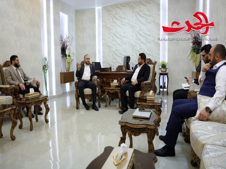 مدير الأمانة العامة للشؤون السياسية ومحافظ حمص يناقشان تعزيز التنسيق ودعم جهود التنمية