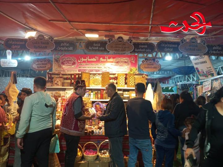 عروضات وتخفيضات في مهرجان التسوق للعروض والتخفيضات في اللاذقية 