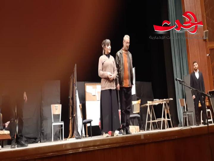 "تفاصيل حدثت" عرض مسرحي على مسرح دار الثقافة بحمص  