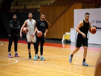 الاستغناء عن أربعة لاعبين في منتخب السلة