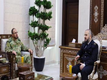 وزير الدفاع يستقبل القيادة العسكرية في محافظة درعا