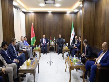 محافظ درعا يستقبل وفداً أردنياً برئاسة محافظ إربد 
