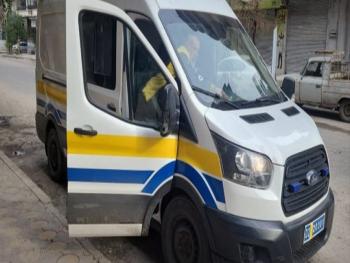 قسد تستهدف سيارة إسعاف للدفاع المدني قرب نقاط إجلاء المدنيين في حلب